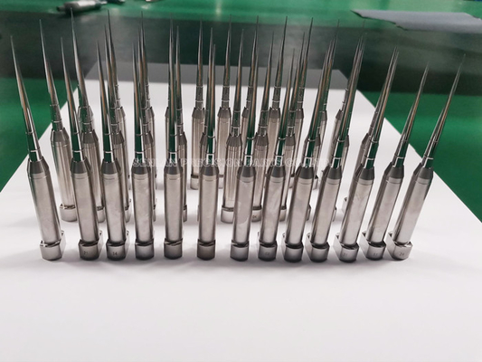Os pinos lustrados materiais do núcleo H13 introduzem a agulha para a seringa médica