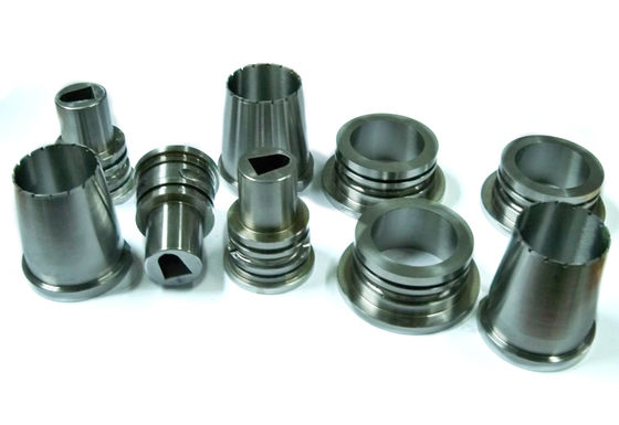 Núcleo de molde de alta tolerância e blocos de cavidades.