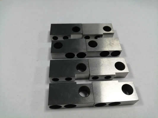 Dimensões especiais disponíveis para blocos de localização de moldes de injecção de plástico