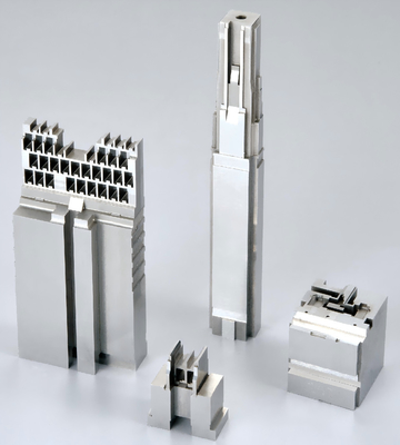 Componente de molde de conector de alta precisão é feito de aço de molde 1.2312