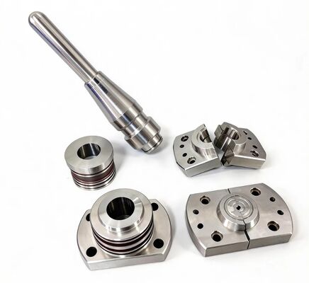 Componentes do conjunto do molde da pré-forma do ANIMAL DE ESTIMAÇÃO H13 para modelagem por injeção plástica